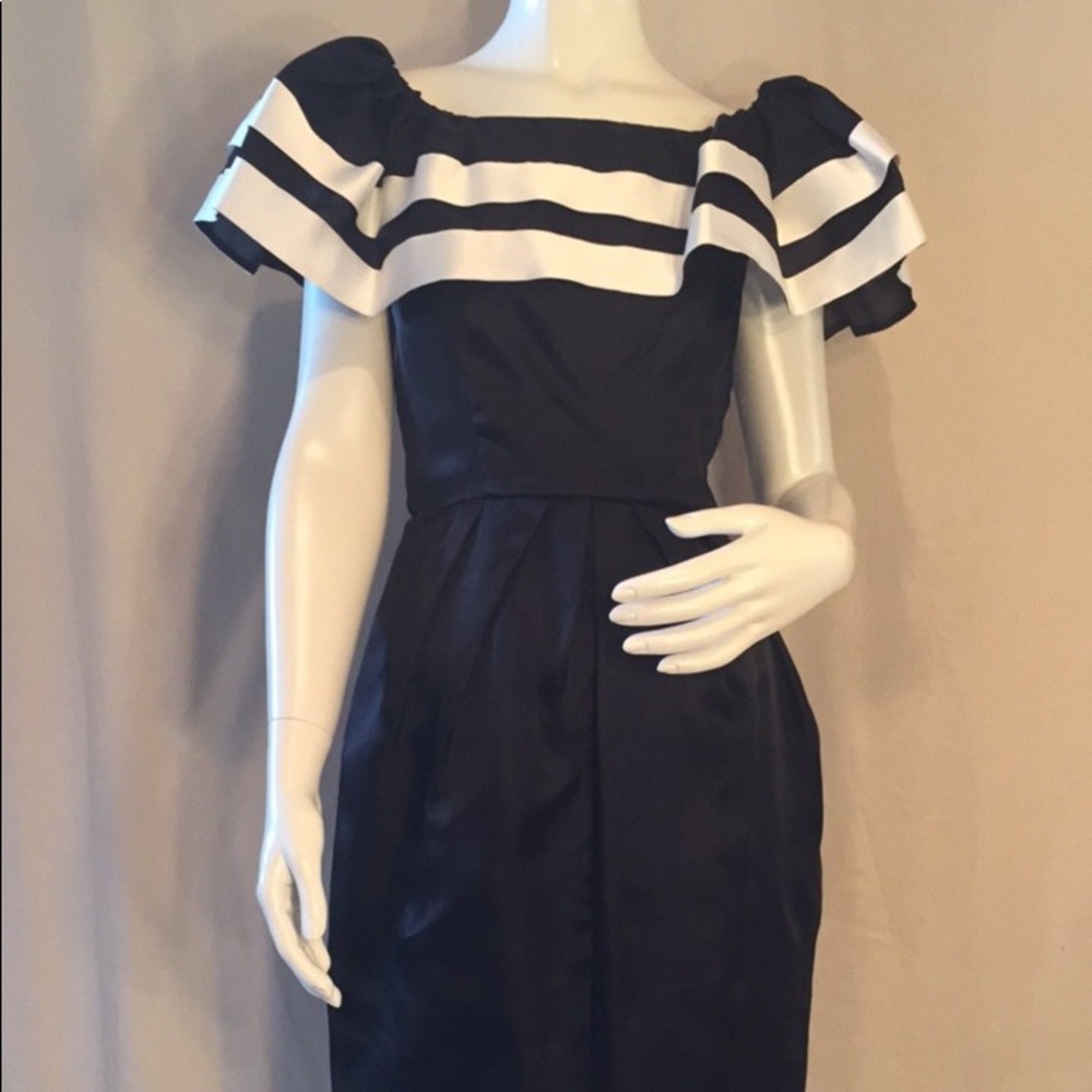 VINTAGE Albert Nipon Dynasty Cocktail dress.